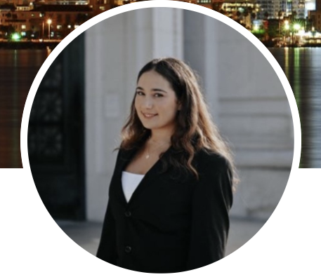 Portrait of Derya Muezzinoglu